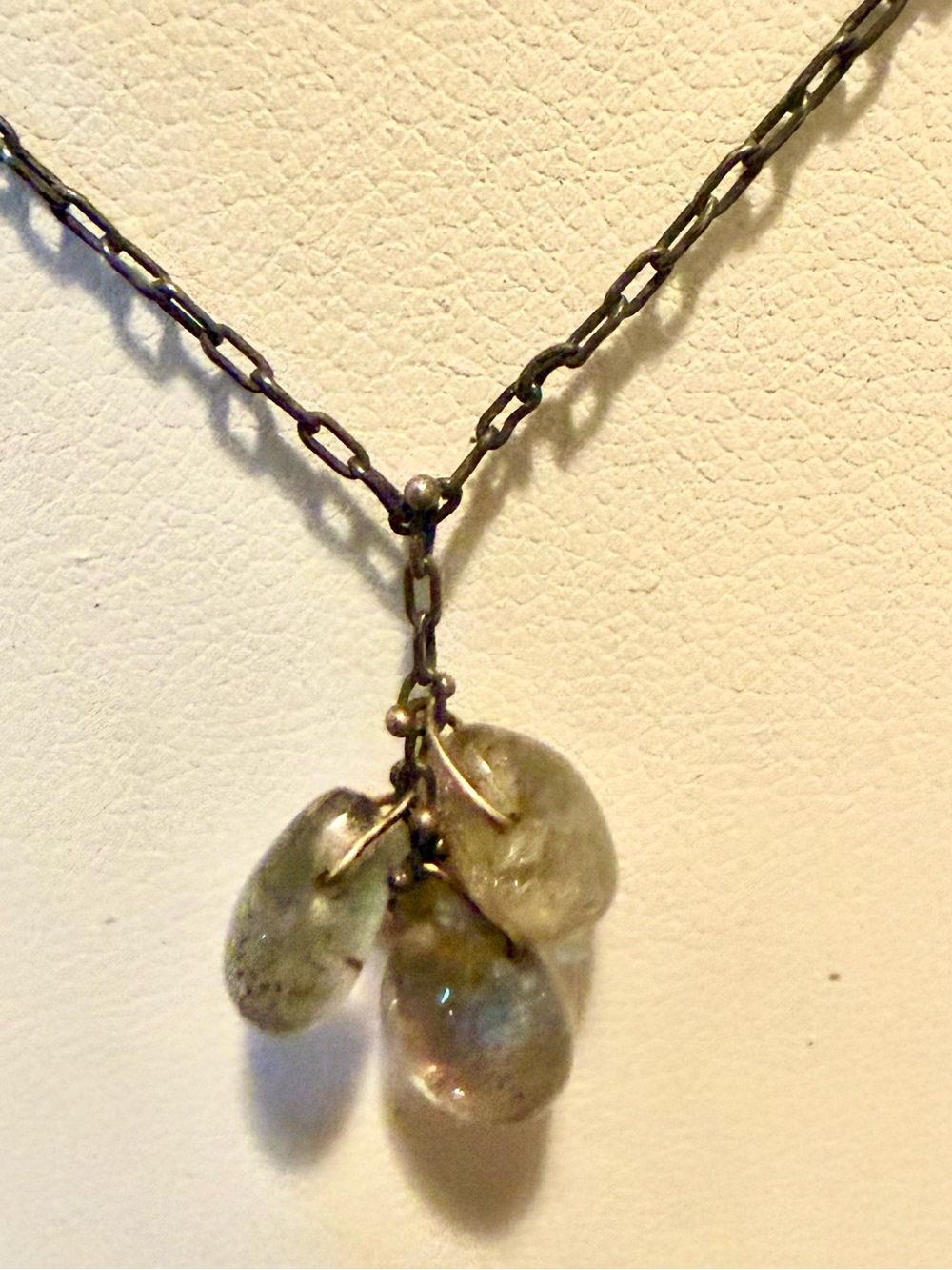 Vintage 90’s Delicate Labradorite Pendant Necklace with Triple Drop - Picture 2 of 3